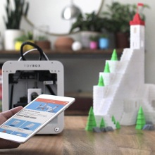 Someone using the Toybox 3D Printer Deluxe Bundle to make a castle.
